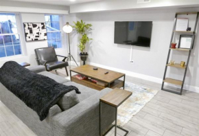 Federalist Style Rowhouse sleeps 4 with parking